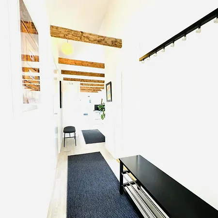 Aday - 4 Bedrooms Penthouse In Langholt