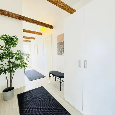 Aday - 4 Bedrooms Penthouse In Langholt Apartment *